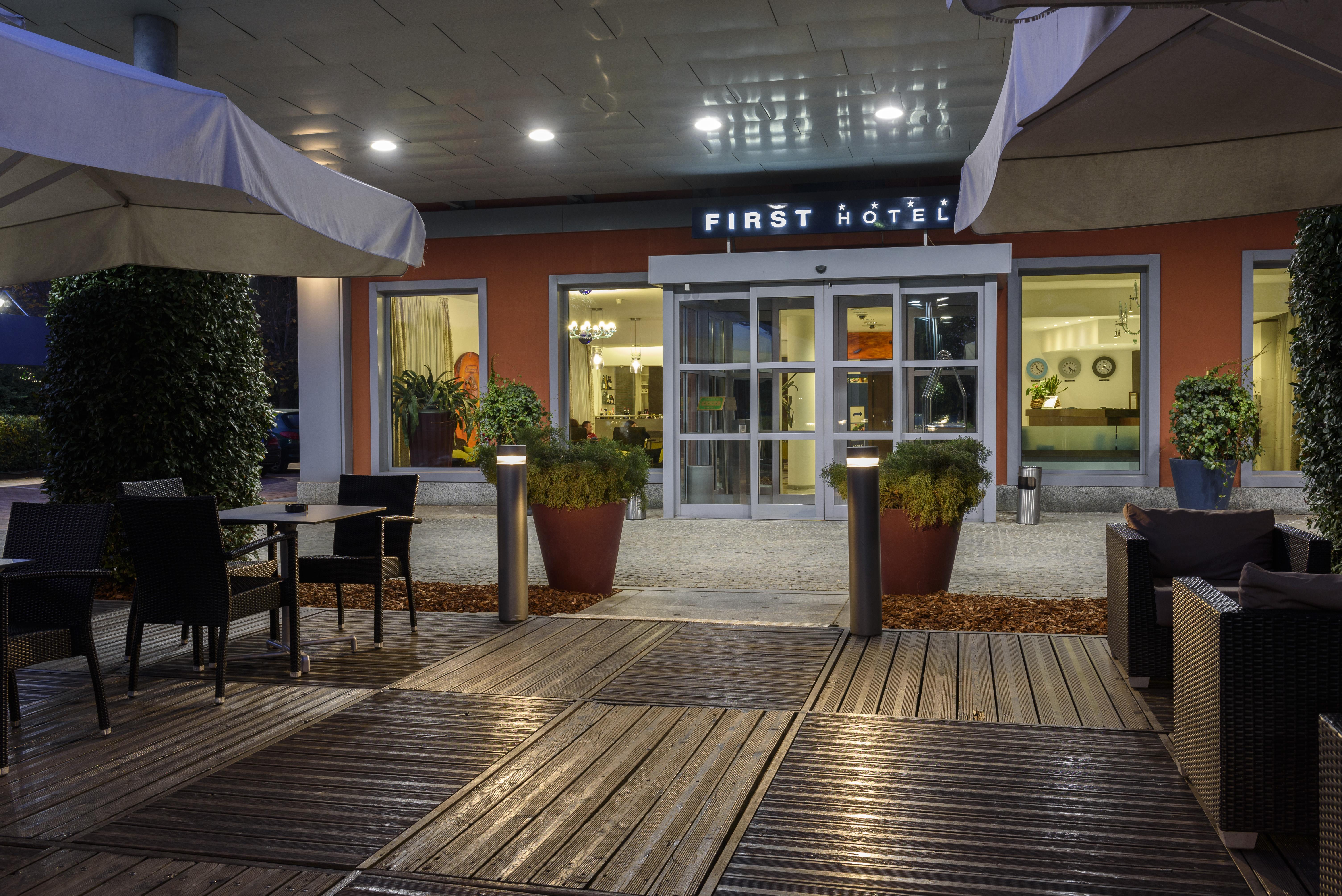 First Hotel Malpensa Case Nuove  Exterior foto