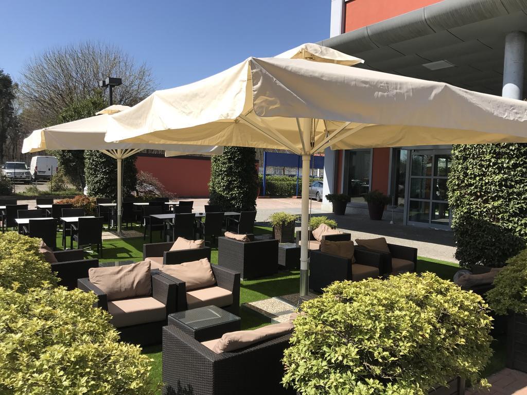 First Hotel Malpensa Case Nuove  Exterior foto